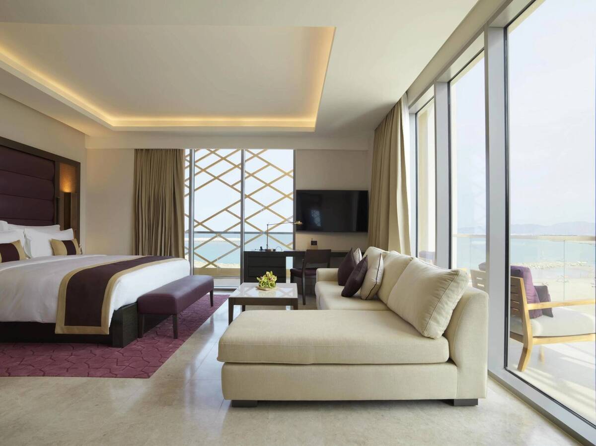 DELUXE SEA VIEW KING ROOM