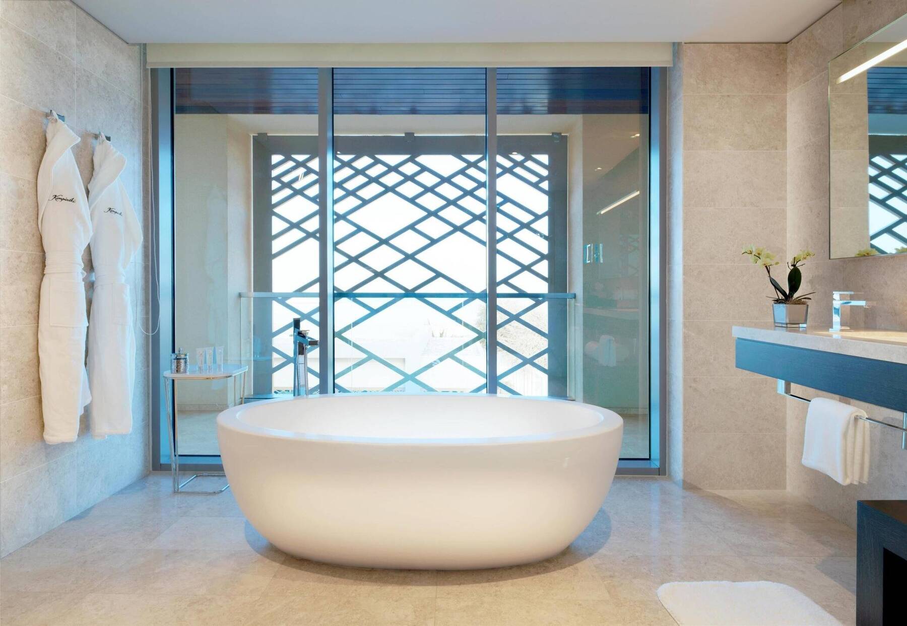 DELUXE SEA VIEW SUITE