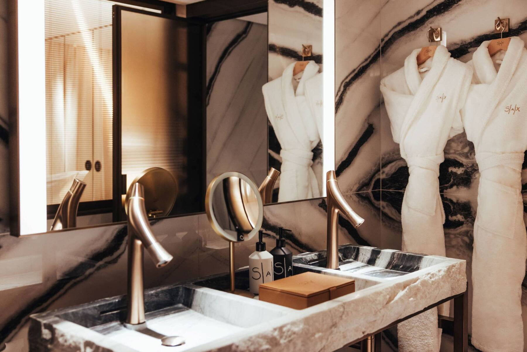 KING DELUXE ROOM WITH TERRACE