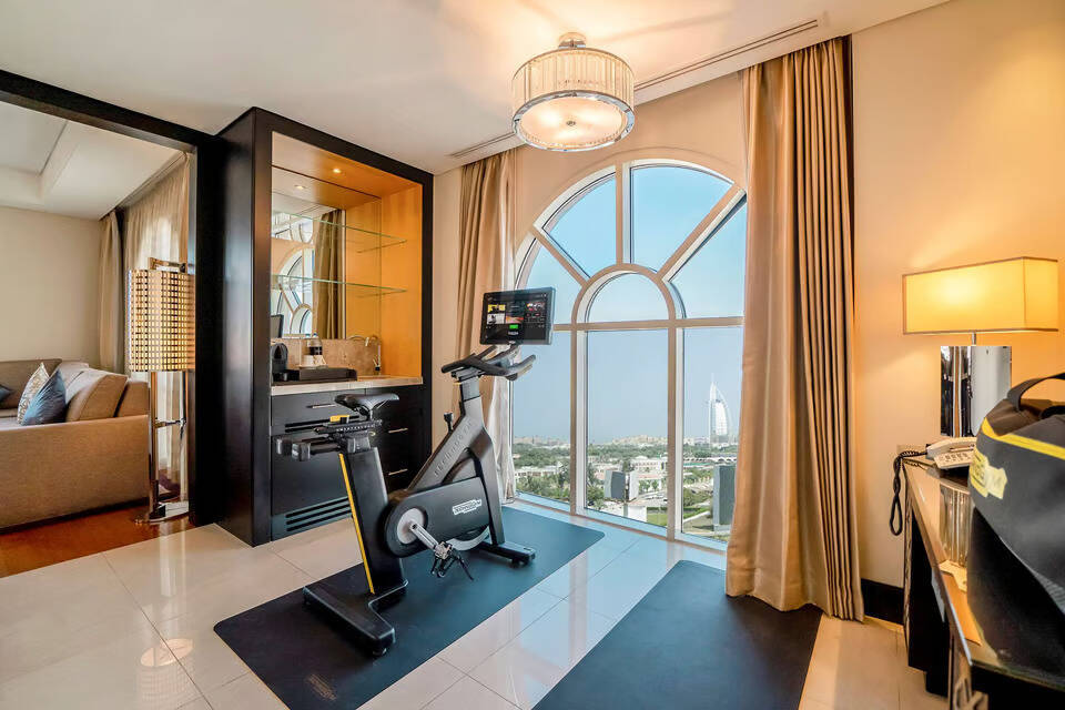 FIT ROOM