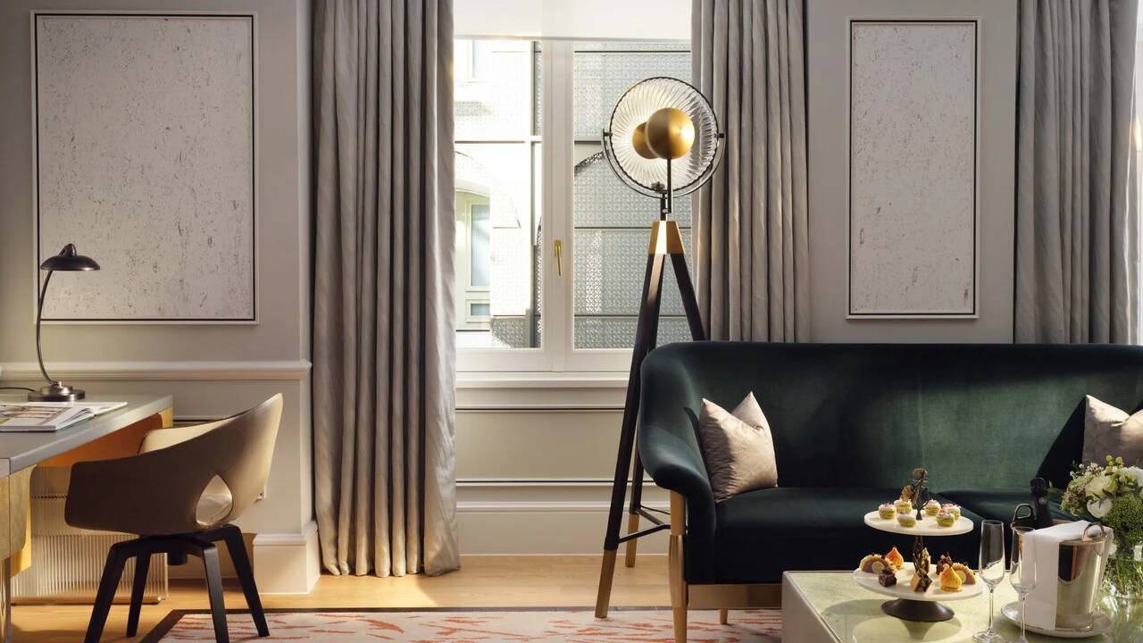 Mandarin Junior Suite