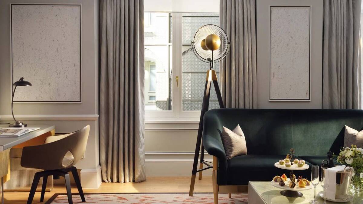 Mandarin Junior Suite