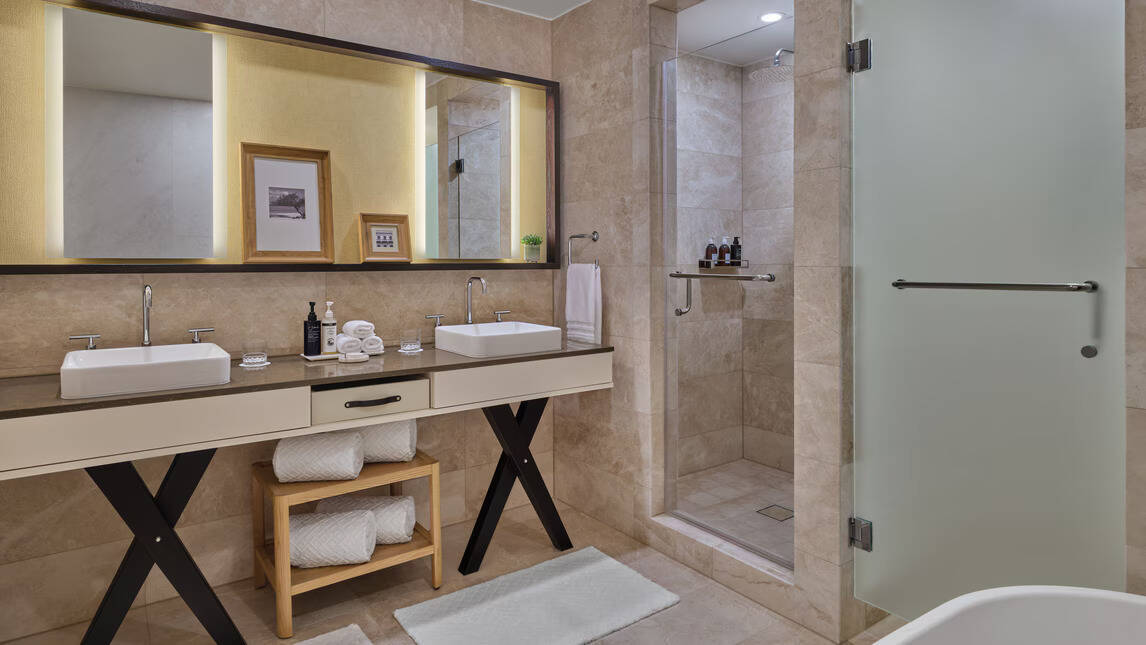 SUPERIOR POOL VIEW KING BALCONY