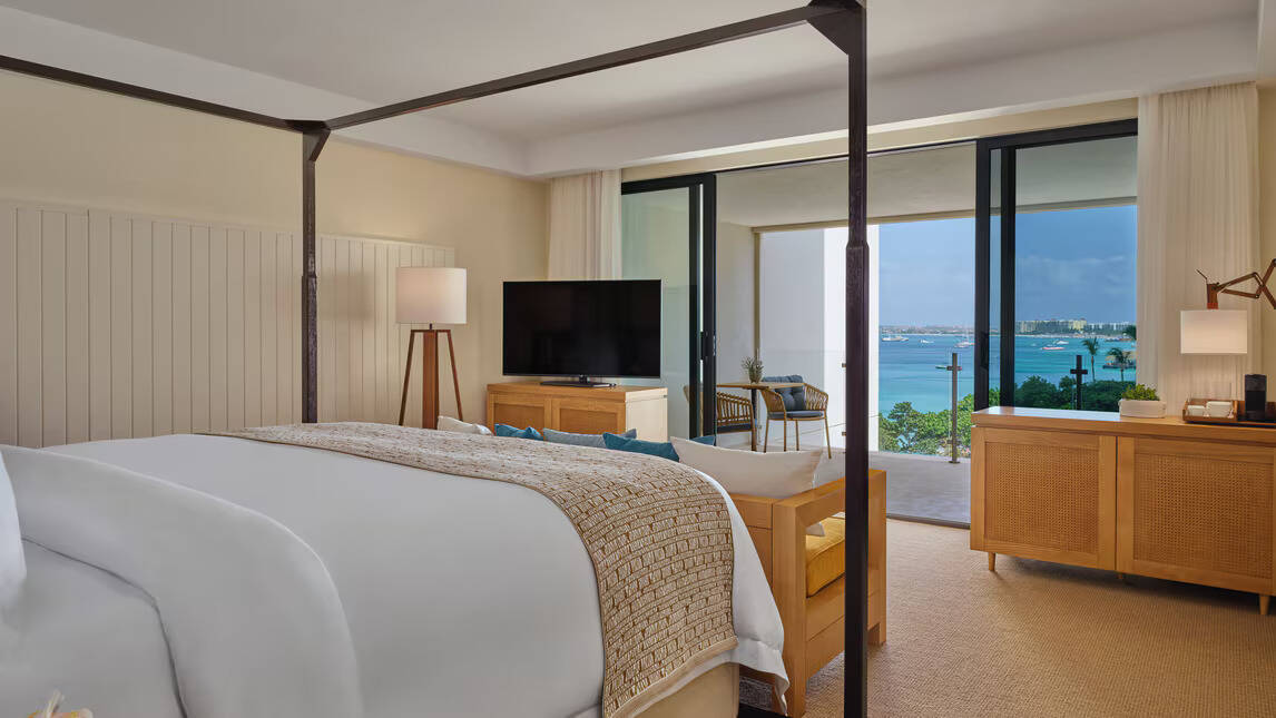 SUPERIOR POOL VIEW KING BALCONY