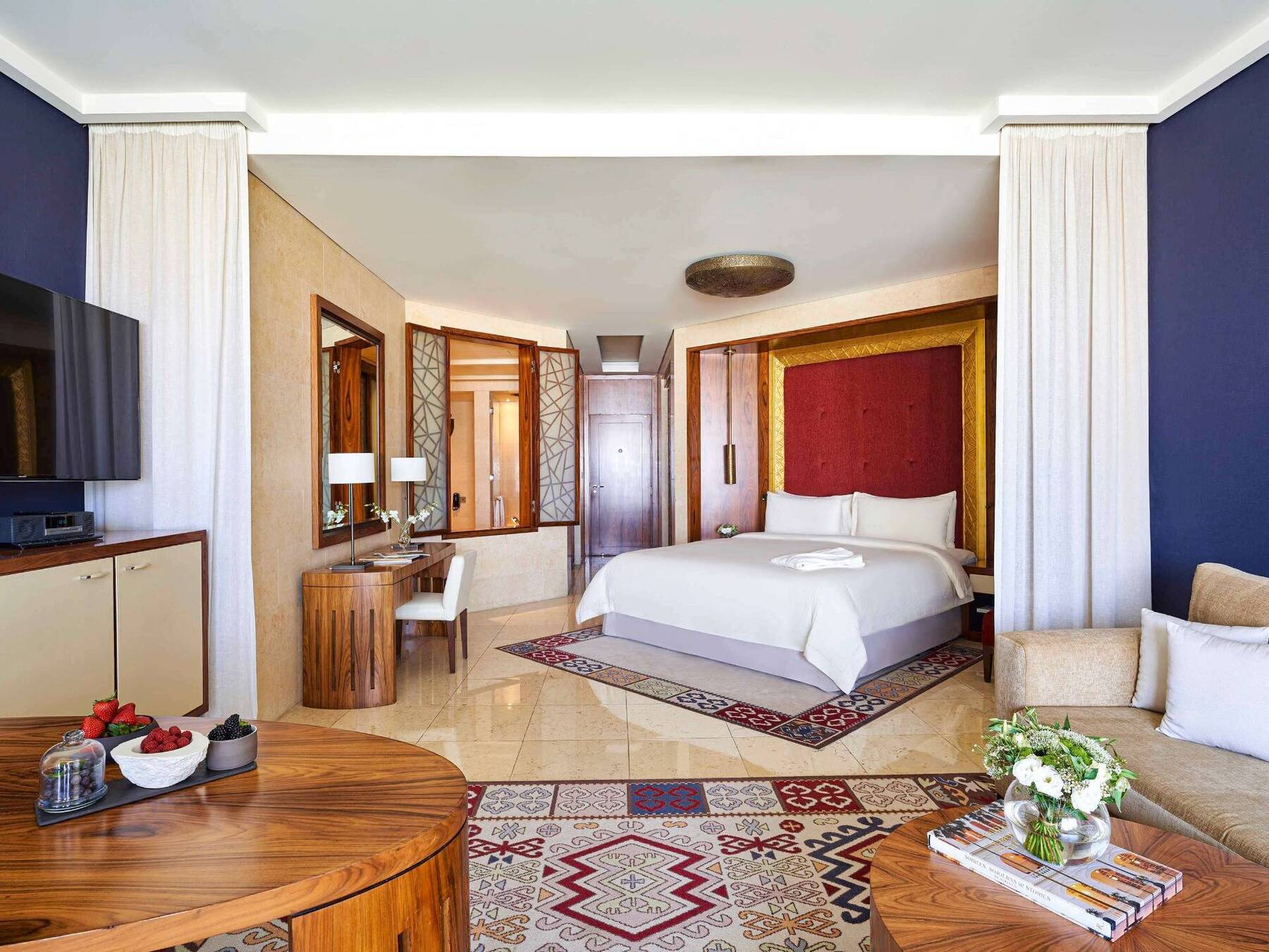 Raffles Club King Room