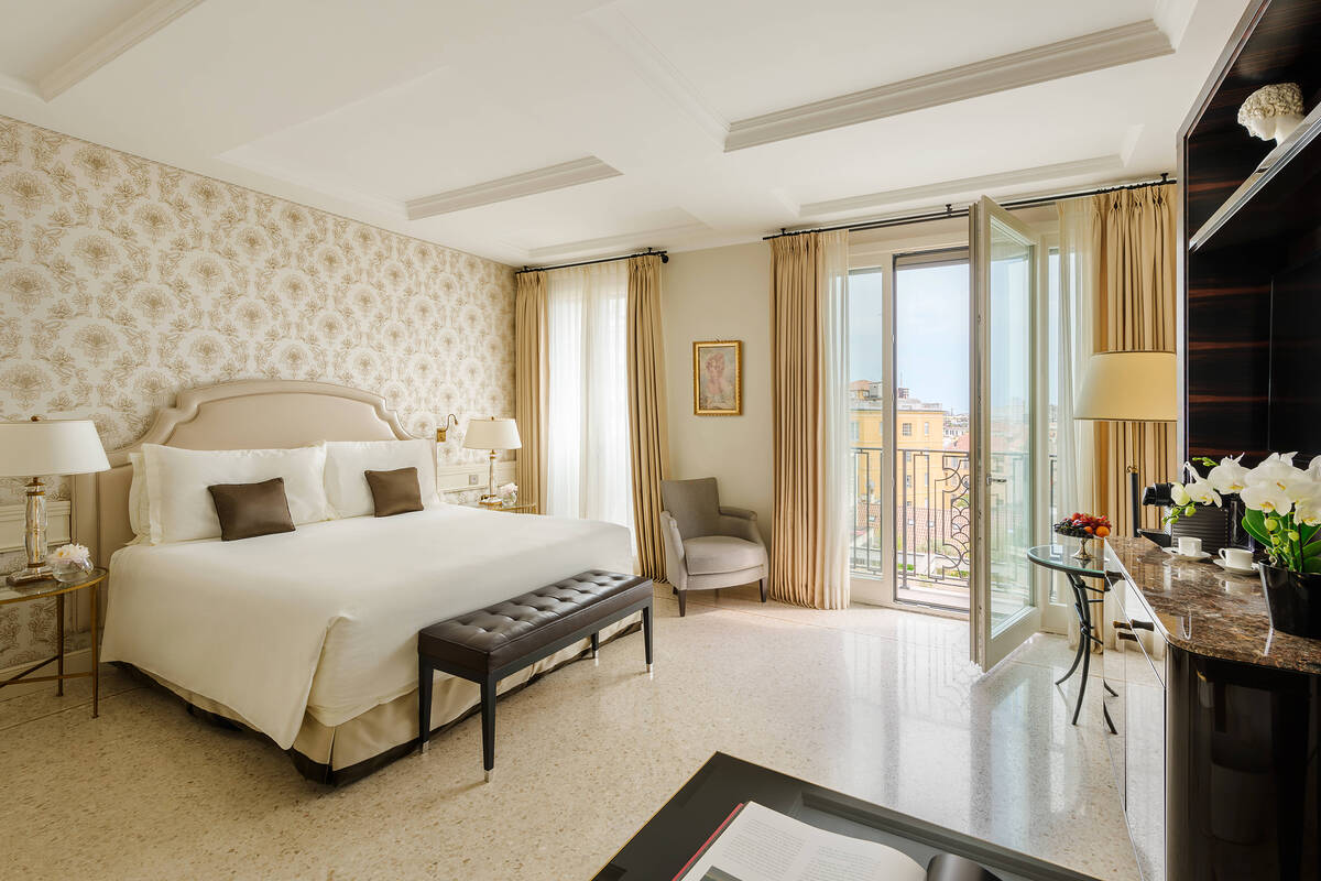 Premium King Room