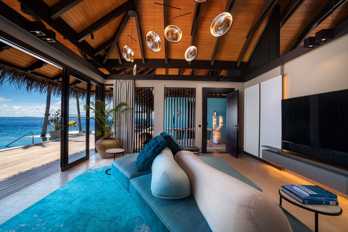 Romantic Pool Residence