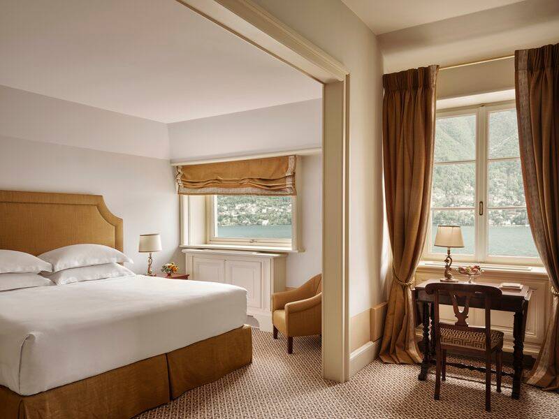 Deluxe Double Room Lake View