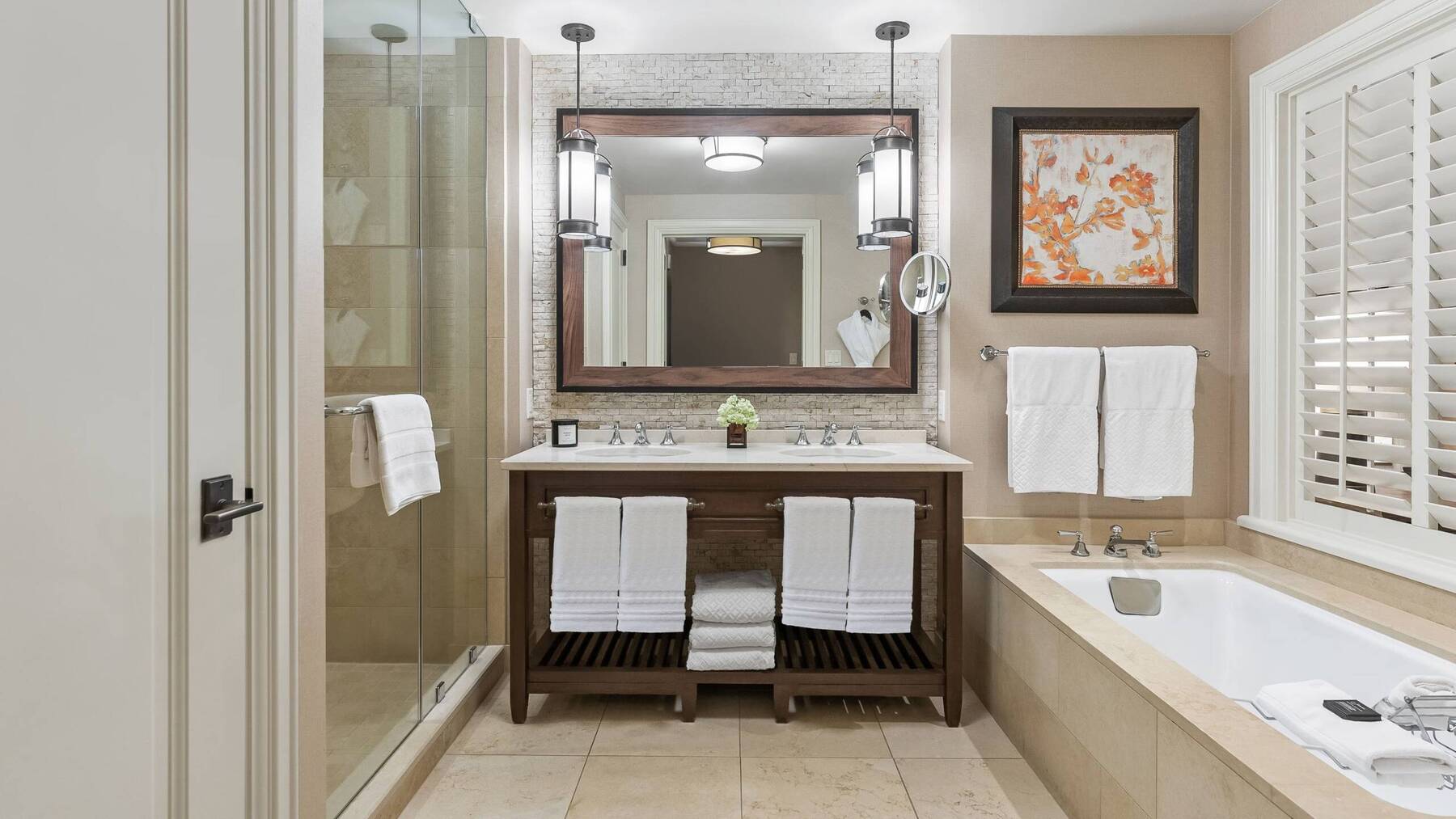 PRESIDENTIAL RESIDENCE FOUR BEDROOM BALCONY FIREPLACE