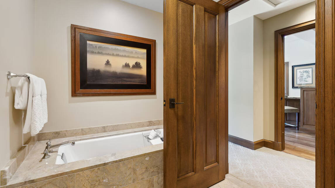 SNOW PARK TWO BEDROOM CLUB LOUNGE ACCESS RESIDENCE