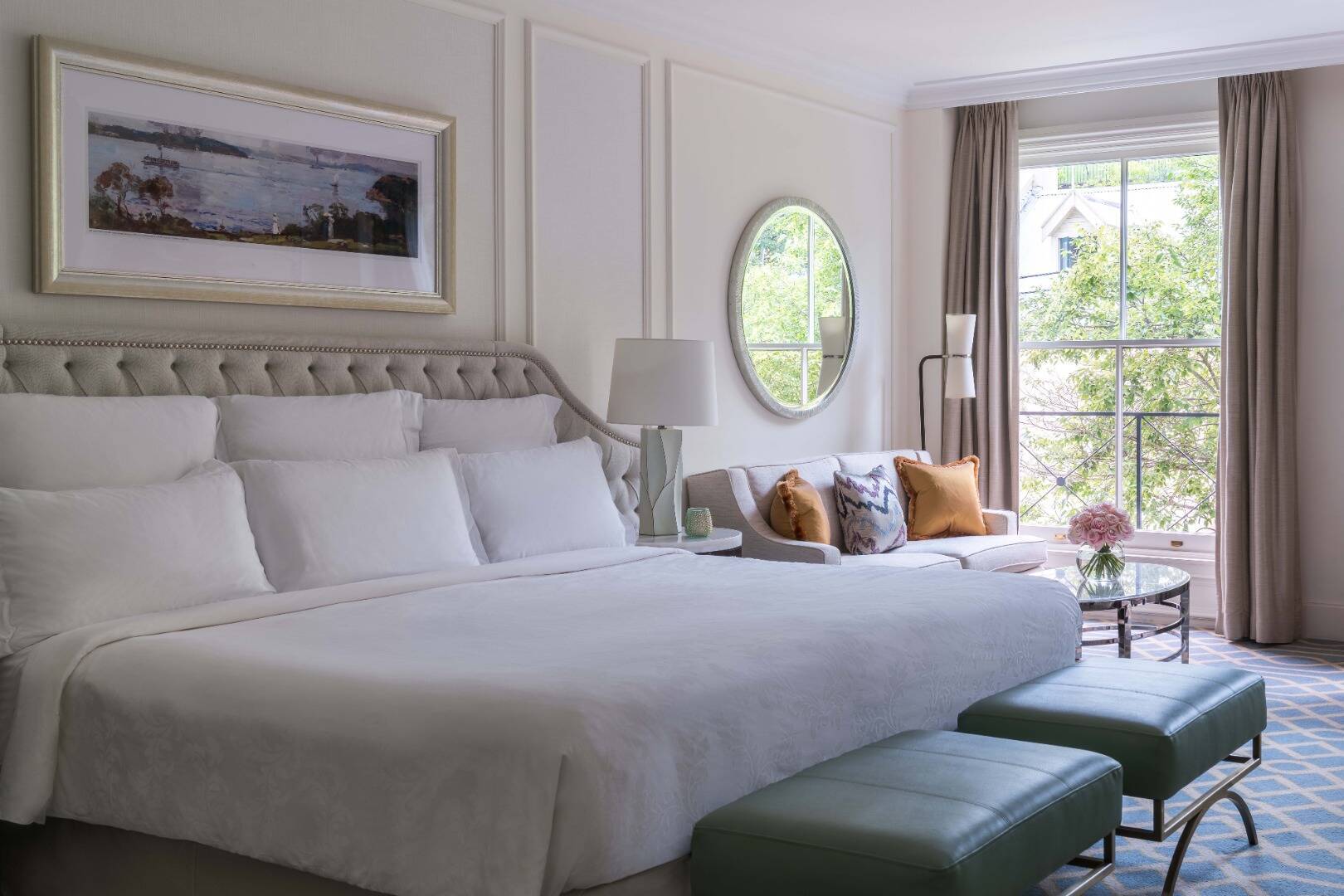 Deluxe City Room King Bed