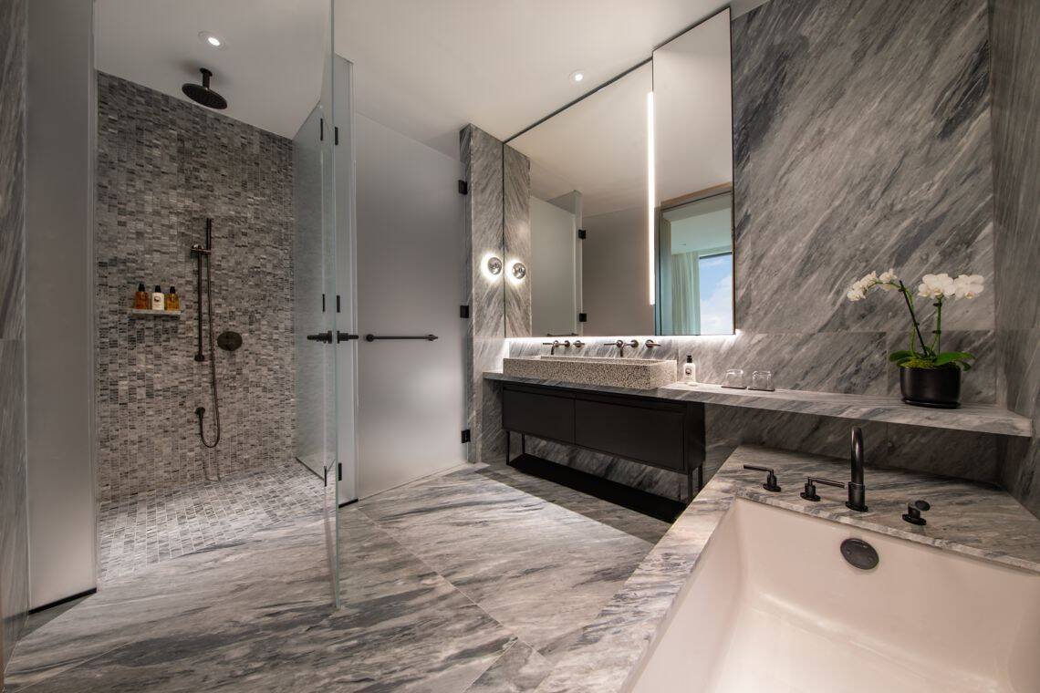 ONE BEDROOM PENTHOUSE RESIDENCE, HIGH FLOOR