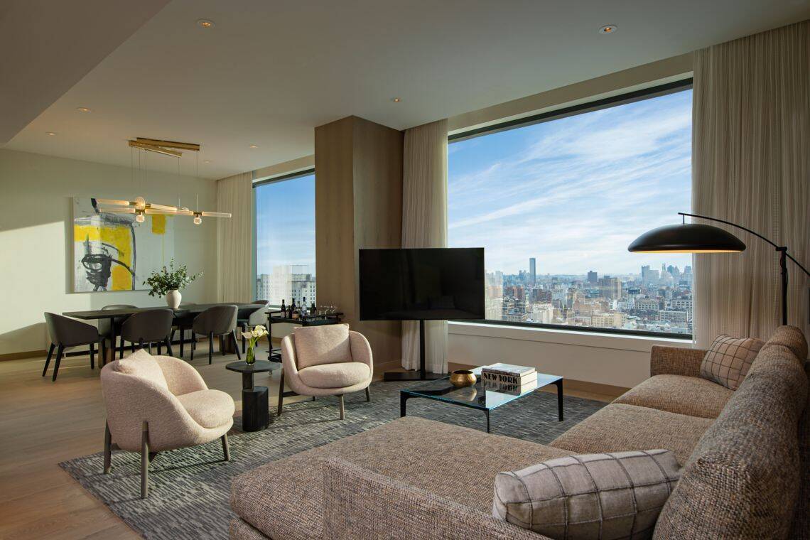 EXECUTIVE TWO BEDROOM PENTHOUSE, DOWNTOWN VIEW