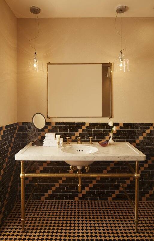 Superior Greenwich Room