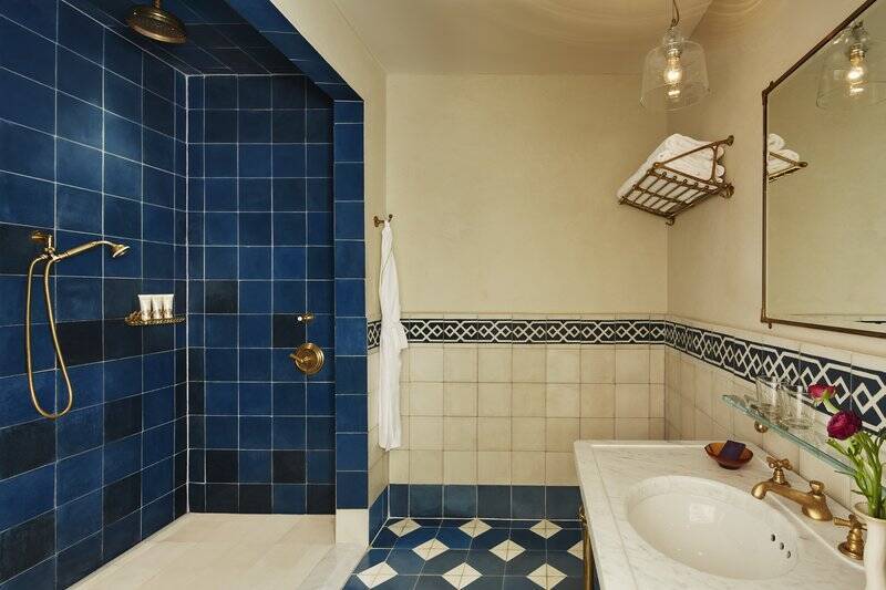 Superior Greenwich Room