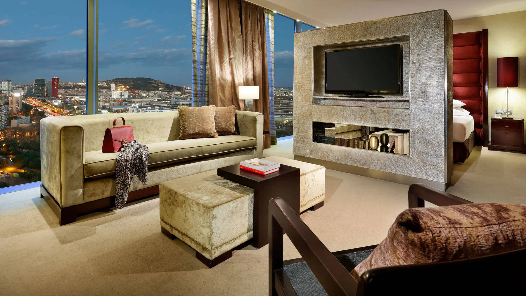 Regency Suites Twin High Floor Deluxe