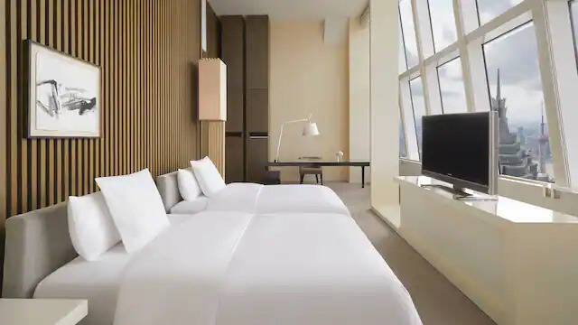 Two Twin Beds with Bund River View Deluxe