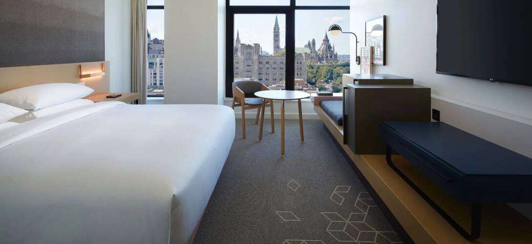 KING BED WITH ADA SHOWER