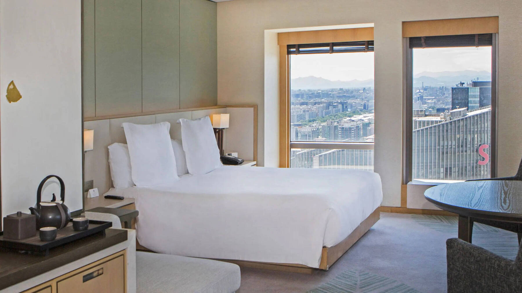 King Bed With CBD Tower View Deluxe
