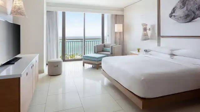 One-Bedroom Ocean View Residence Deluxe with One King Bed (West Tower, Deluxe)