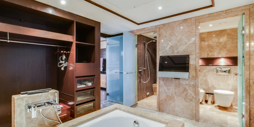 DIPLOMATIC SUITE
