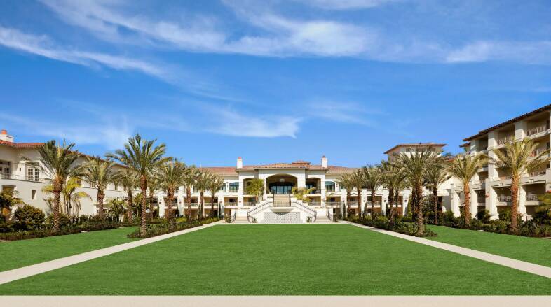 KING FIRESIDE TERRACE WITH COURTYARD VIEW