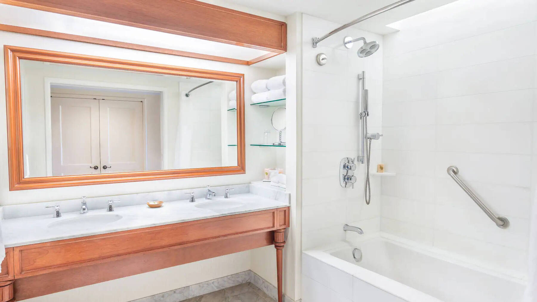 TWO QUEEN BEDS RESORT VIEW