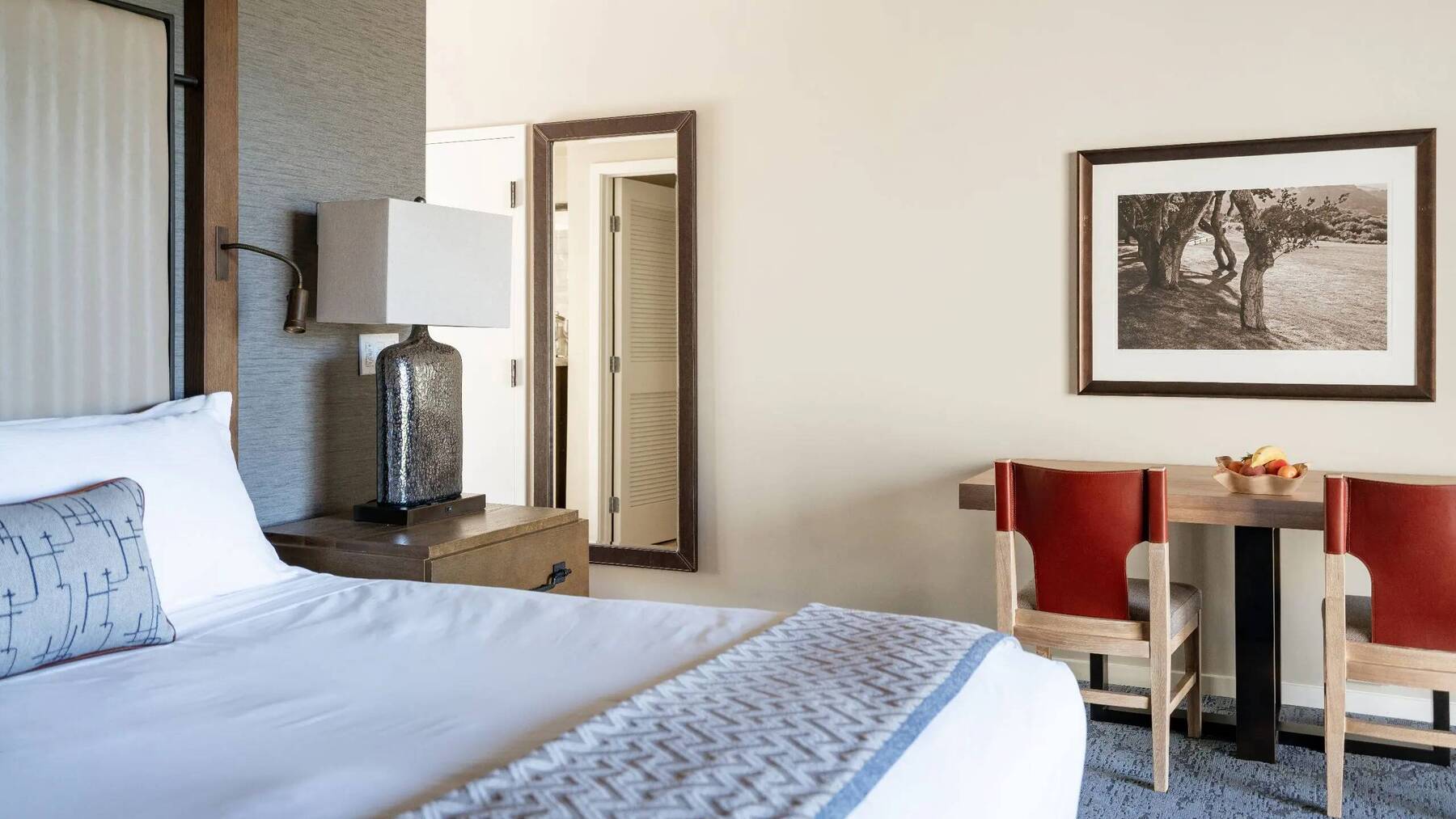 SANTA LUCIA WITH KING BED ACCESSIBLE SHOWER