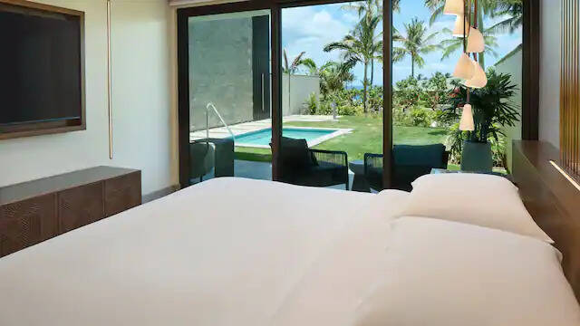 Three Bedroom Ilikai Villa – Two Kings One Bunk Bed Garden View