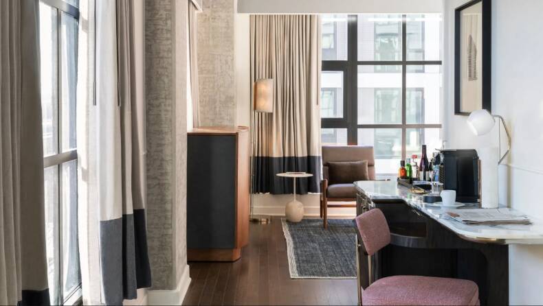 THOMPSON SUITE BALLPARK VIEW