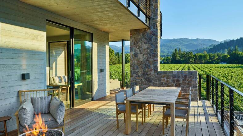 KING BED VINEYARD POOL VIEW BALCONY