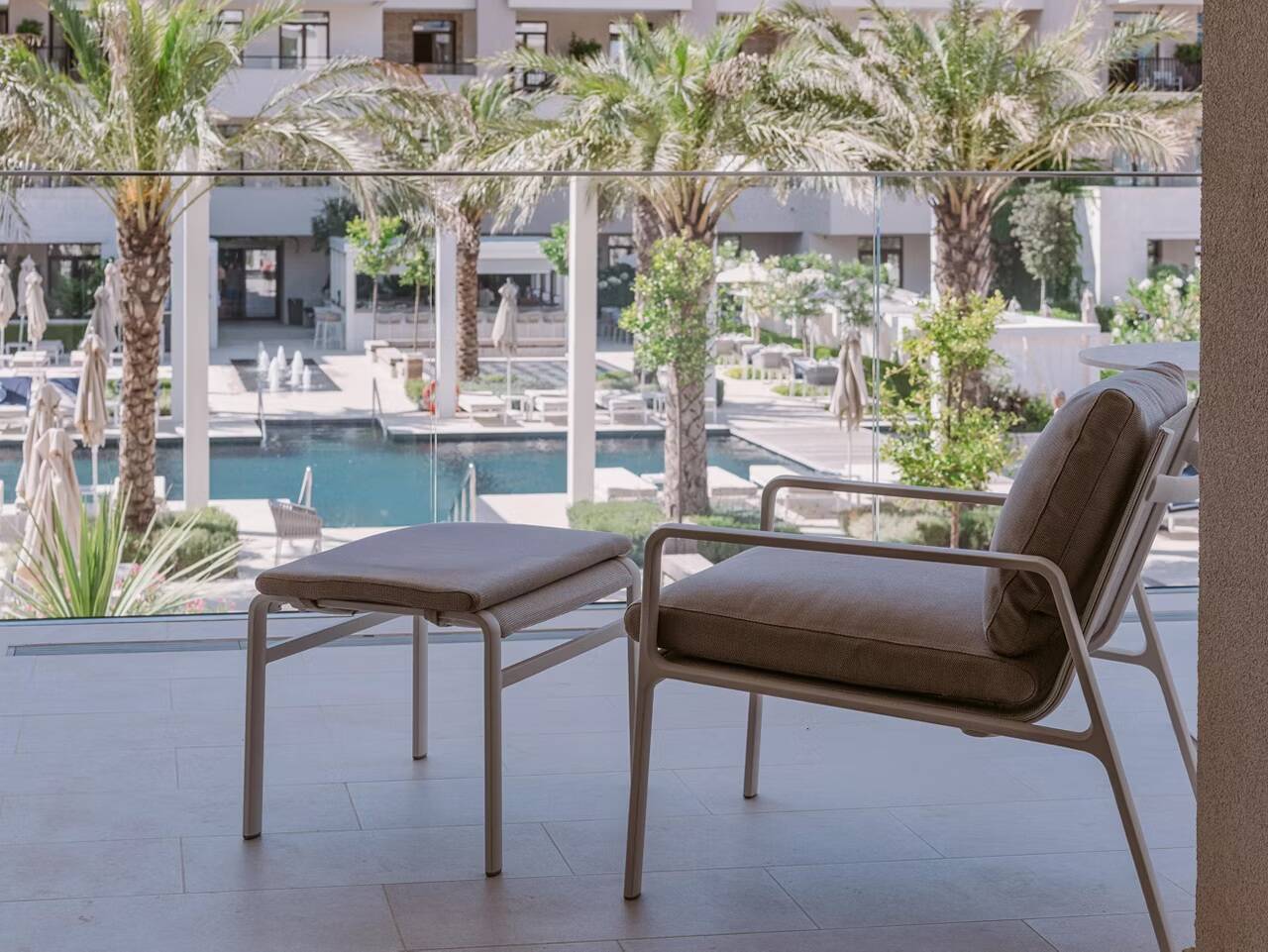 King Premium Pool View Balcony