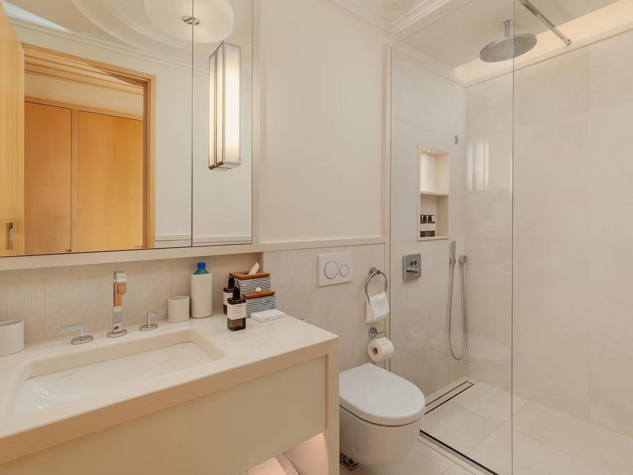 King Premium Pool View Balcony