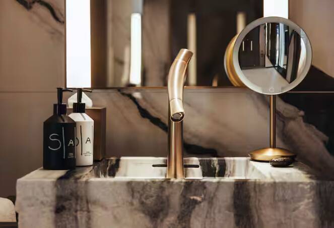 FAMILY CONNECTING TWO ROOMS