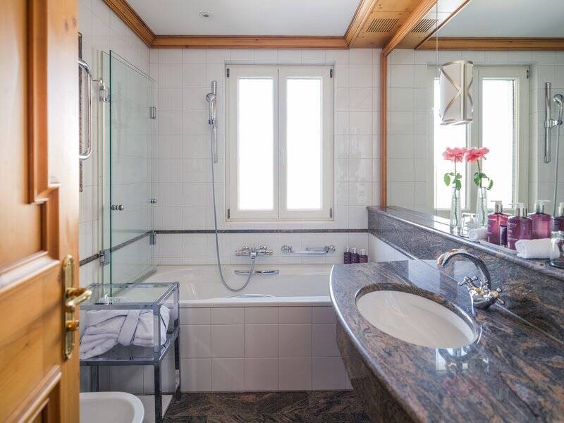 SINGLE CLASSIC VILLAGE SIDE