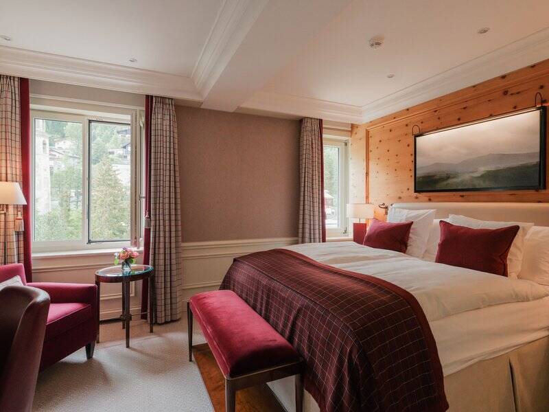 SINGLE SUPERIOR VILLAGE SIDE