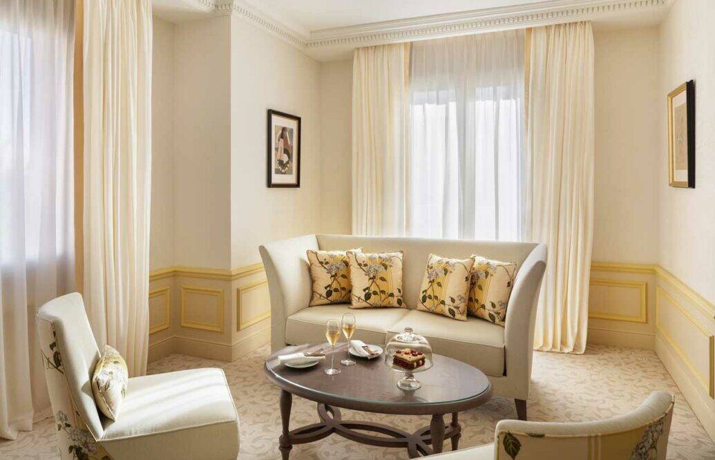 Deluxe Premium Suite 