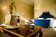 GRAND CANAL SUITE "FOUR LIGHT WINDOW"