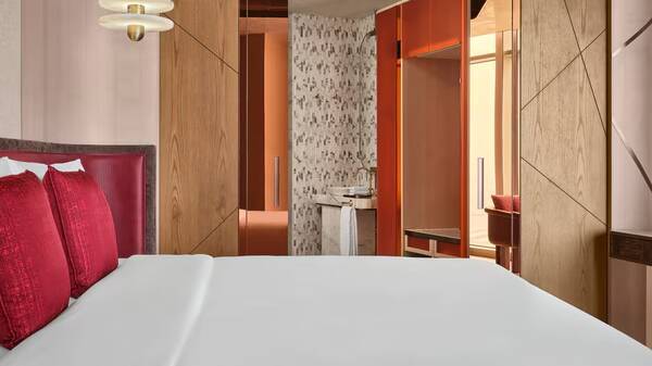 PENTHOUSE TWO BEDROOM SUITE SEA VIEW BALCONY