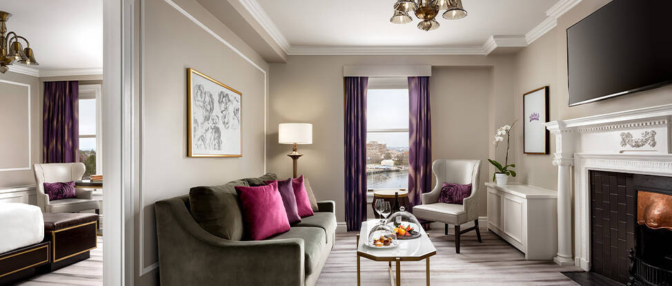 FAIRMONT GOLD ONE BEDROOM HARBOUR VIEW SUITE KING