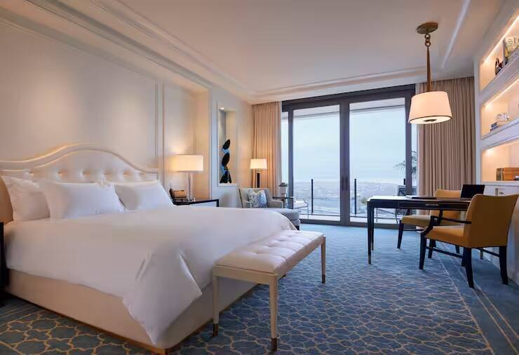 Deluxe King Mob Access W/ Roll in Shower