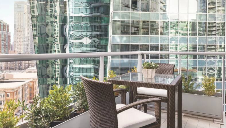 KING BED JUNIOR SUITE WITH BALCONY