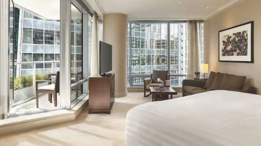 KING BED JUNIOR SUITE WITH BALCONY