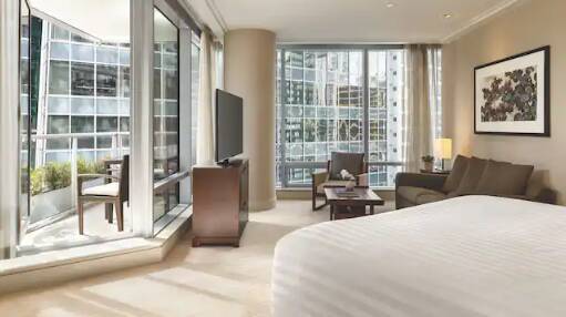 KING BED JUNIOR SUITE WITH BALCONY