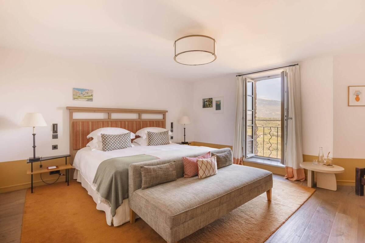 DELUXE VENTOUX ROOM