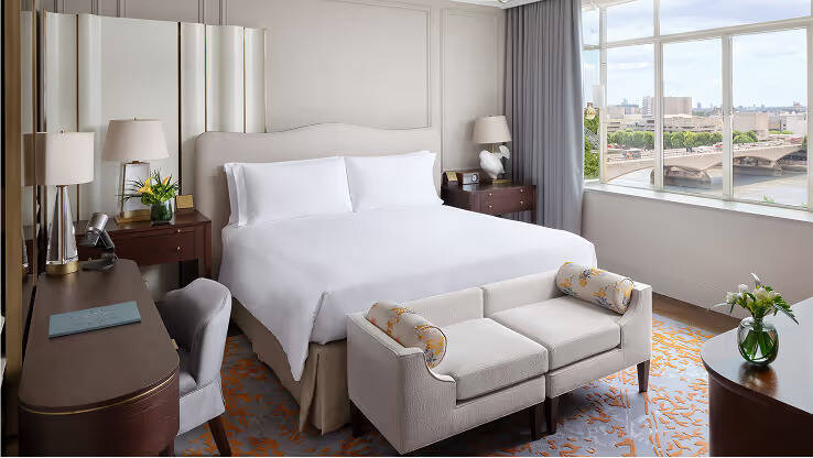 One Bedroom River View Suite King