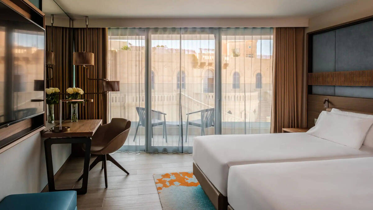 Two Twin Beds Pjazza View Room with Balcony
