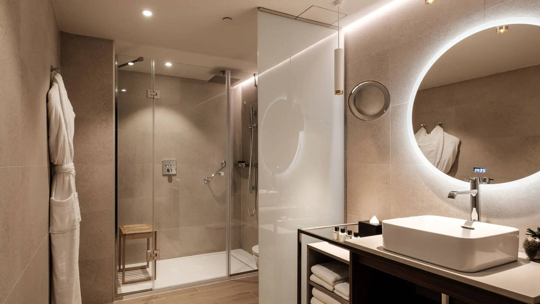 Two Bedroom Family Junior Suite with Pjazza View Balcony