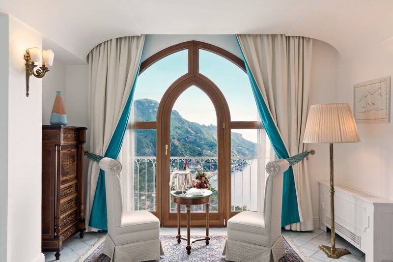 DELUXE SEA VIEW ROOM