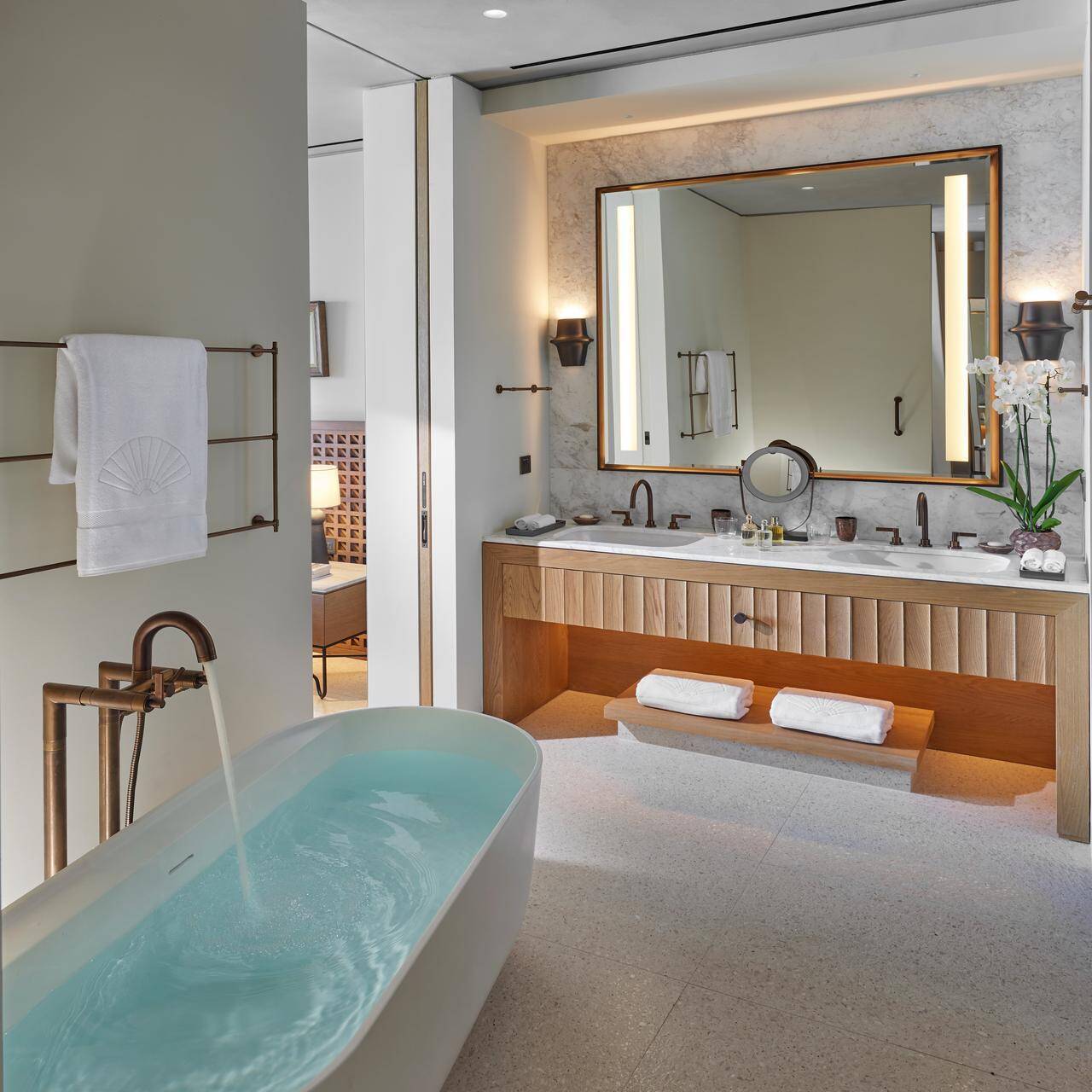 BAY VIEW JUNIOR SUITE ADA